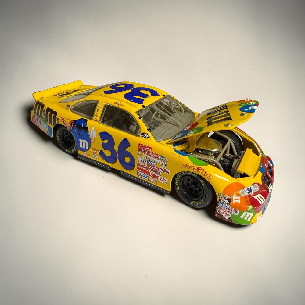 Ken Schrader #36 M&M's 2000 Pontiac Grand Prix 1:24 Scale ARC NASCAR Diecast
